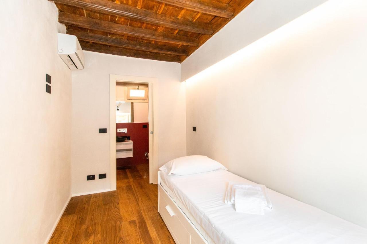 Stylish Quardilatero Romano Central Flat Turin Bagian luar foto