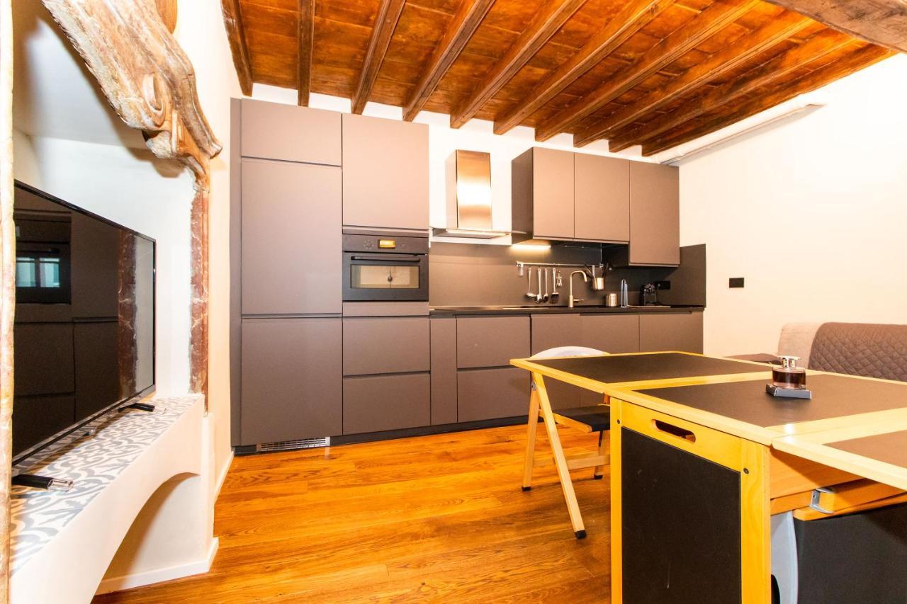 Stylish Quardilatero Romano Central Flat Turin Bagian luar foto